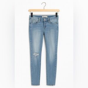 Hollister size 3R Junior’s Light Wash Tapered-Leg Ripped Denim Jeans.
